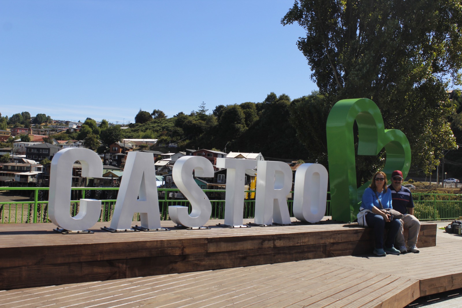 Paisajes, iglesias y fauna del Archipiélago de Chiloé