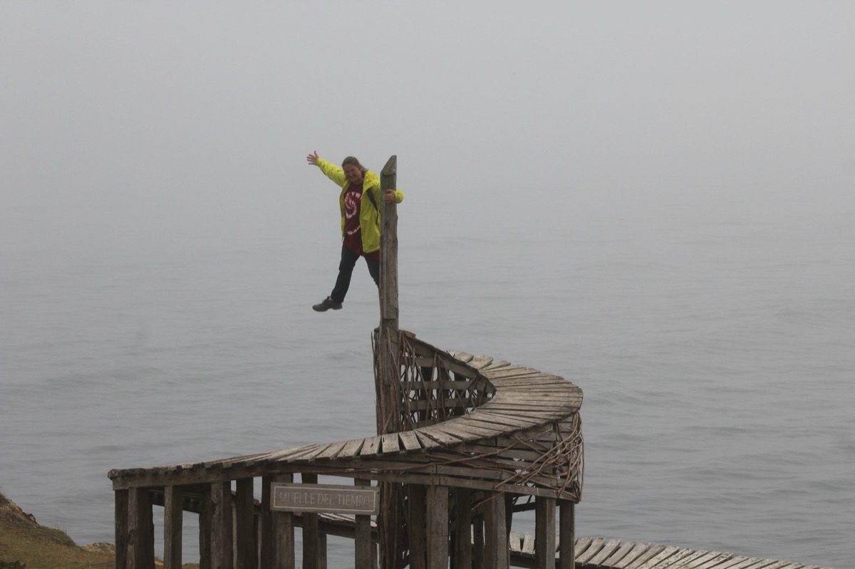 Muelle del Tiempo en Chiloé, mirador sobre el canal